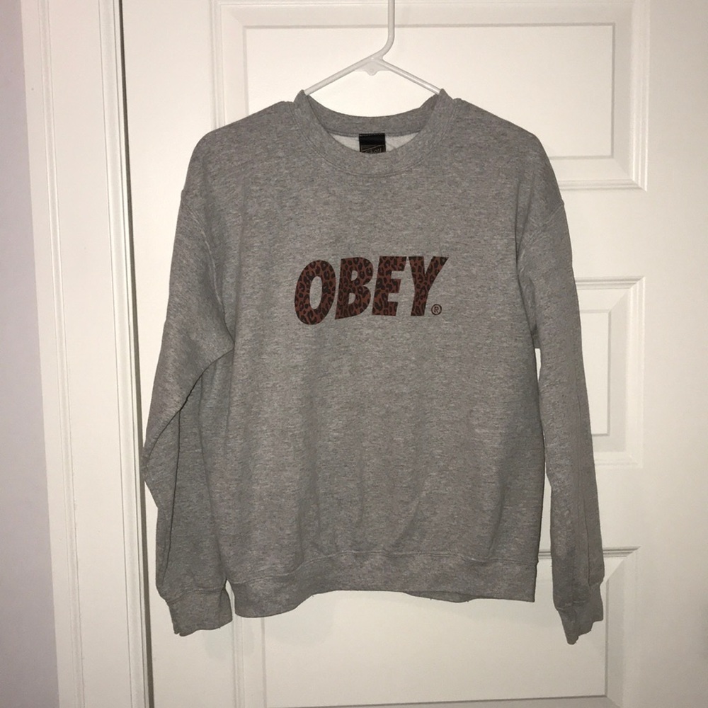 OBEY crew neck sweatshirt🌸😍